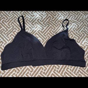 SKIMS FITS EVERYBODY CROSSOVER BRALETTE | COLOR ONYX- SIZE XL
